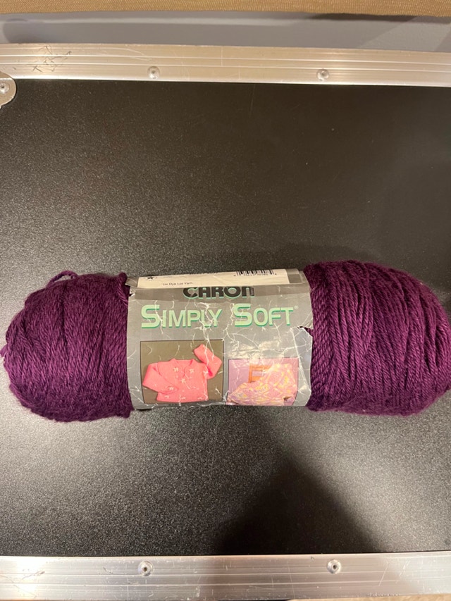 Caron Simply Soft, 198g Violet Yarn