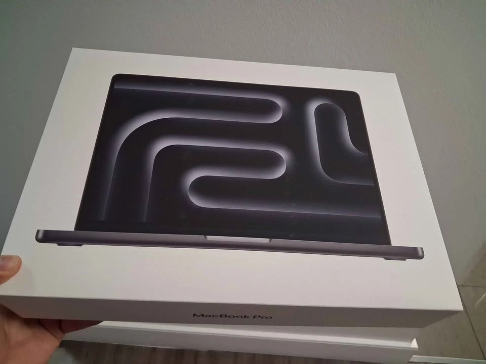 (BOX ONLY) Macbook Pro M5 - photo 2