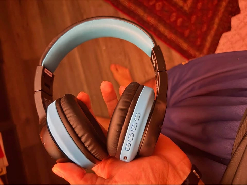 iClever Premium Wireless Headphones