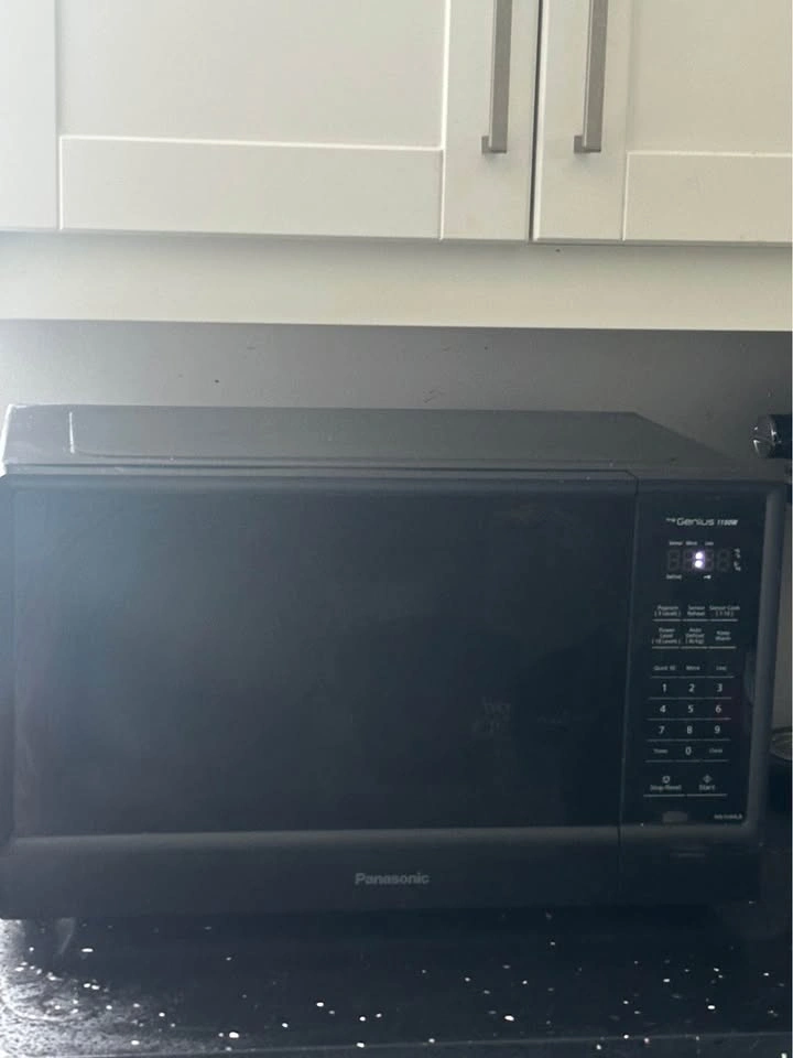 Panasonic Microwave - photo 2
