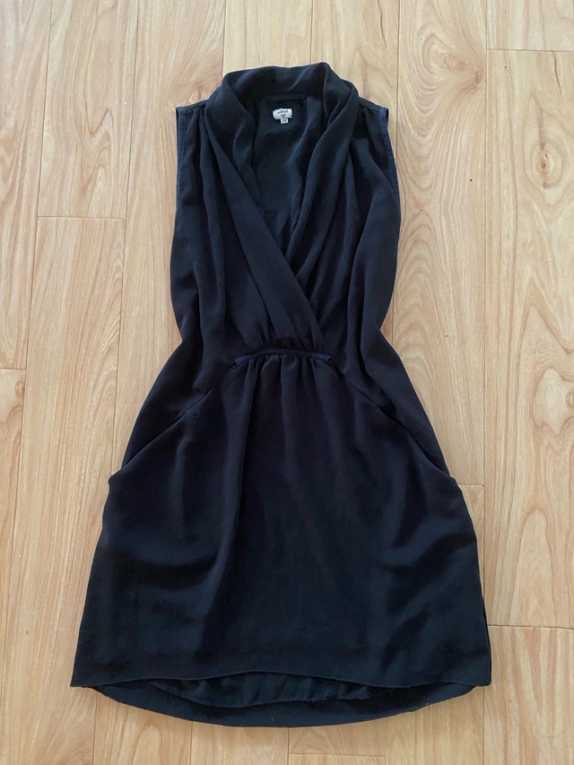 Aritzia wilfred black dress