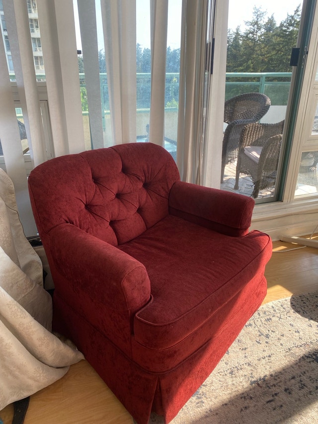 Red Armchair - photo 2