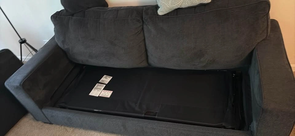 Sofa Couch with pullout full sized bed - photo 3