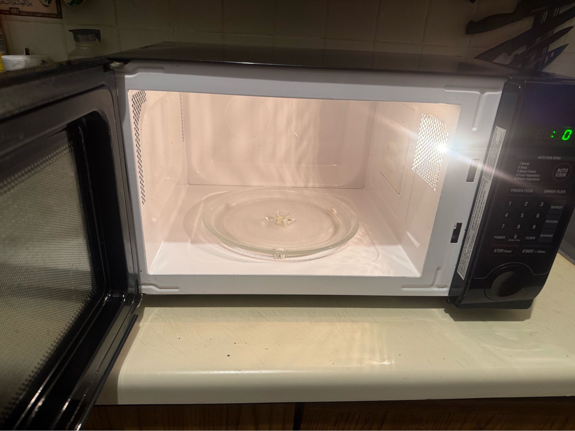 1.1 cu. ft. Countertop Microwave 1000W