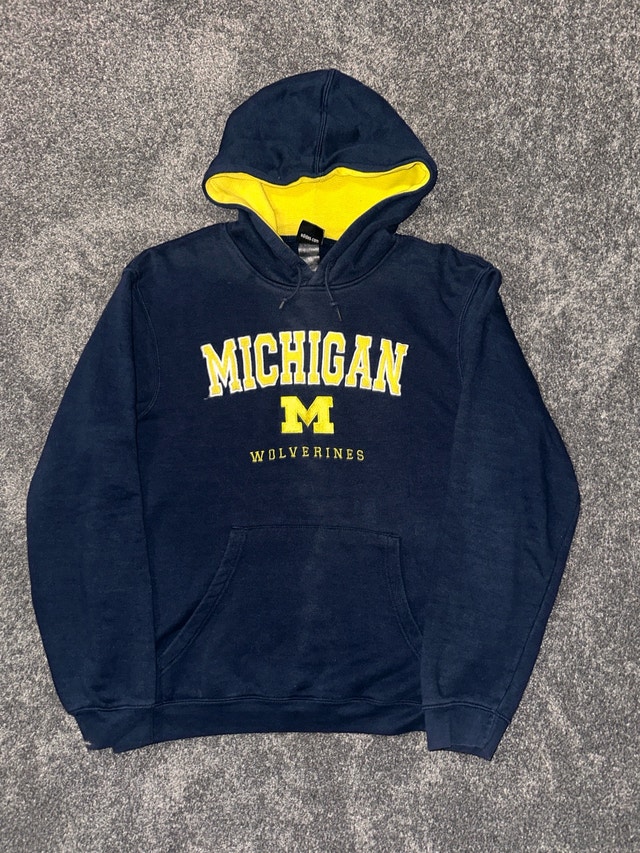 Michigan wolverines sweater size medium