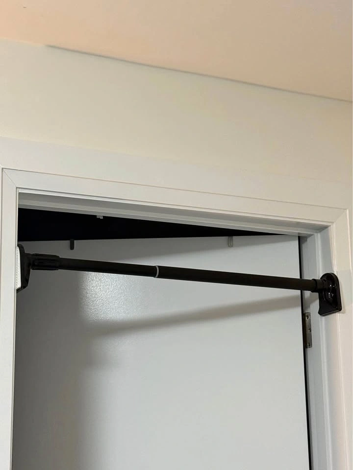 70cm - 125 cm Adjustable Hanging Rod