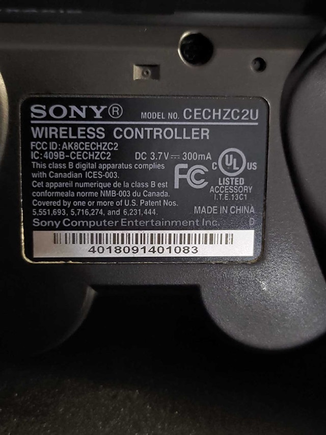 4-Sony Dualshock 3 Wireless Controllers - photo 3