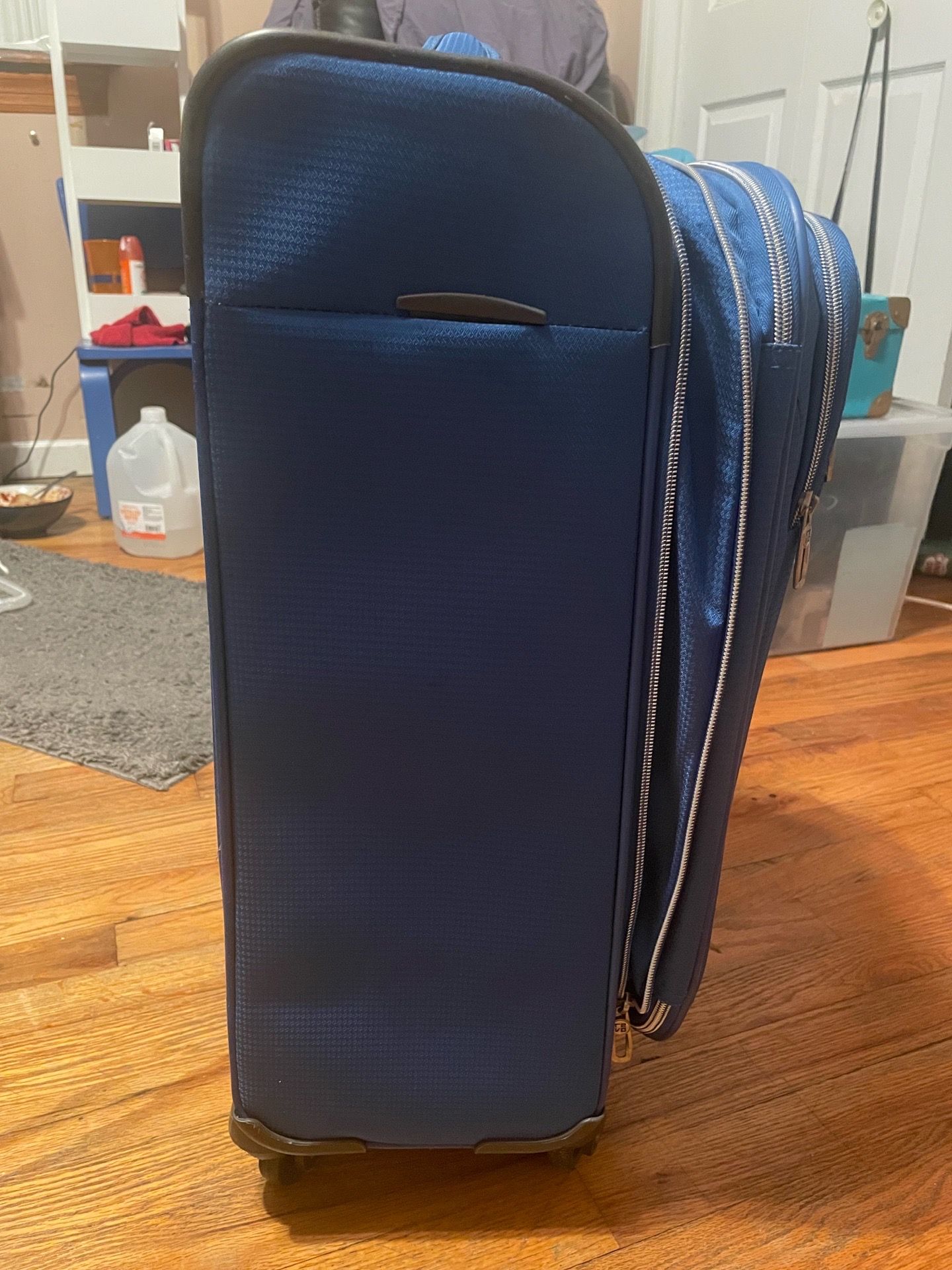 REVO Royal Blue Carry-On Spinner Suitcase - Great Condition - photo 3