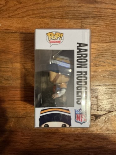Funko POP! Football: Aaron Rodgers #43 - Toys R Us Exclusive - photo 4