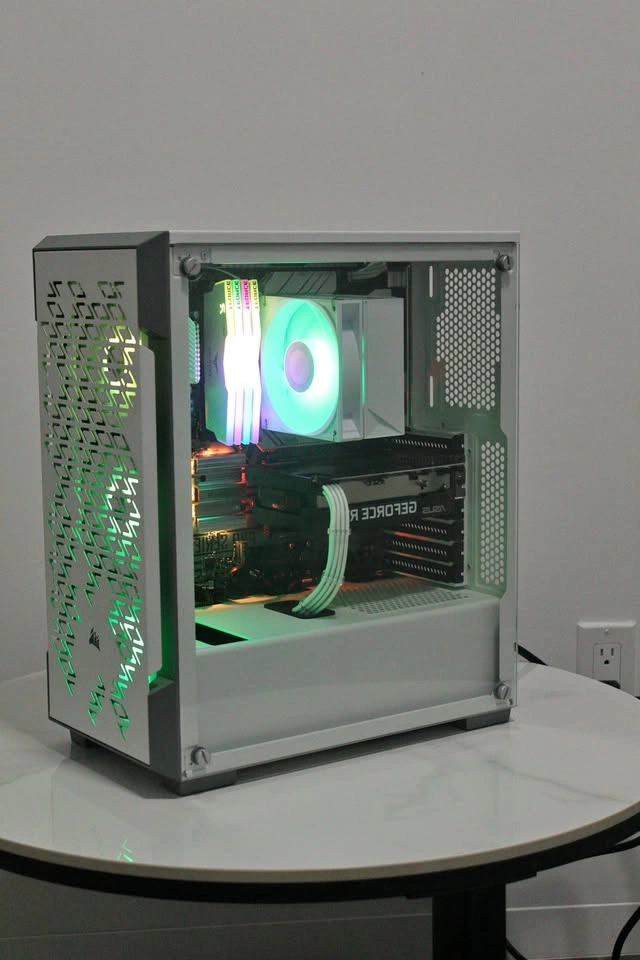 Newly Built All-White i7 Gaming PC - RTX 3050 / 32GB RAM