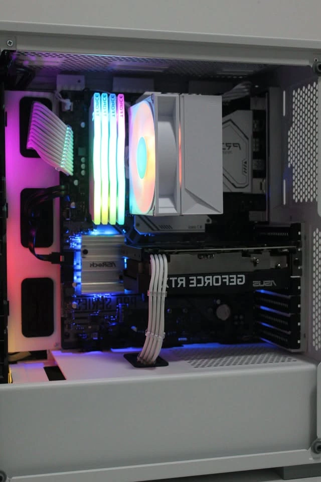 Newly Built All-White i7 Gaming PC - RTX 3050 / 32GB RAM - photo 5