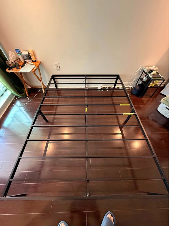 Zinus Bed Frame Queen Size