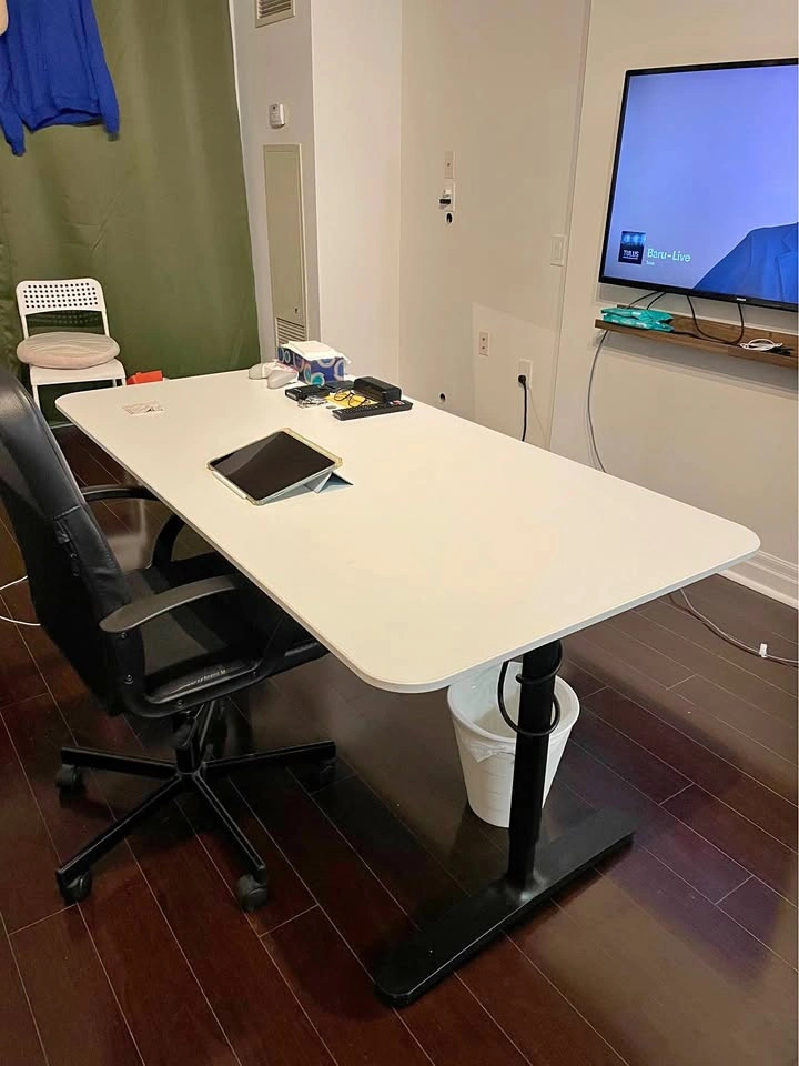 IKEA BEKANT Large Desk