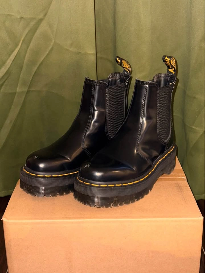 Shoes and Boots for Men and Women - photo 2