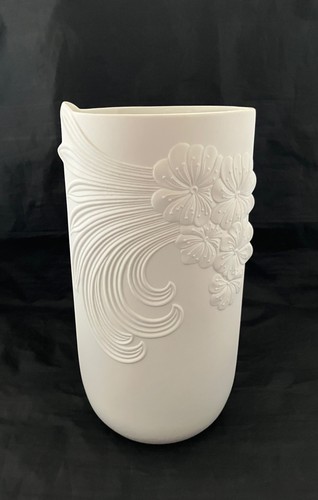 MANFRED FREY Designed Porcelain Vase for A K Kaiser, Germany