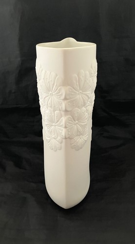 MANFRED FREY Designed Porcelain Vase for A K Kaiser, Germany - photo 2