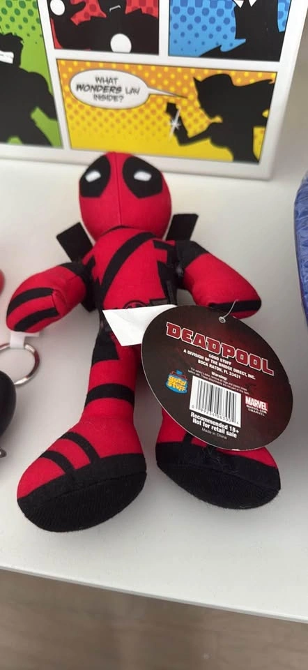 Marvel and DC Mystery Box Bundle - photo 5