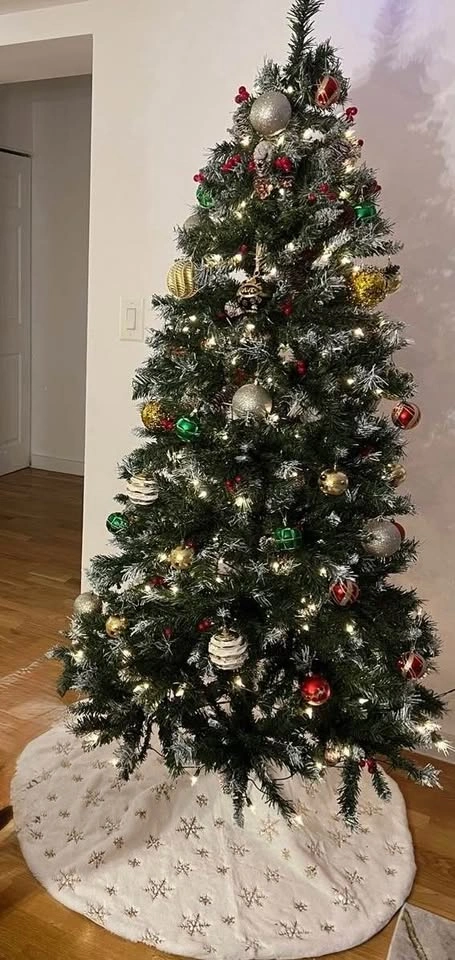 Pre-lit Flocked Artificial Christmas Tree - photo 2