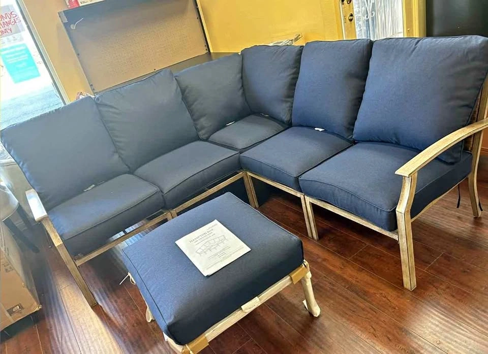 BNIB Hampton Bay Geneva Outdoor Wicker Sectional Sofa