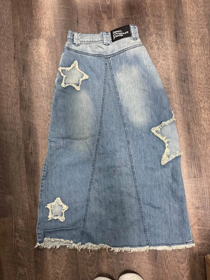 Maxi denim skirt with stars - photo 3