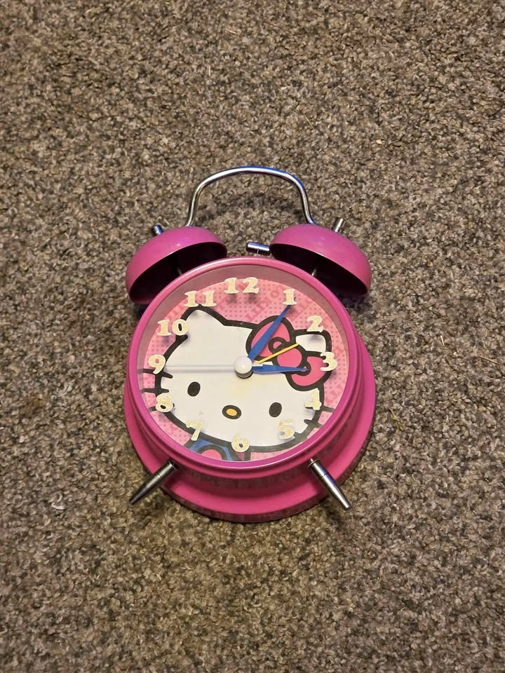 Hello Kitty Clock