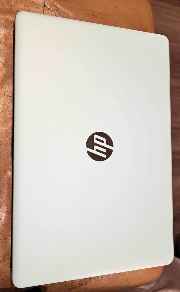 HP 15.6 laptop Touch Screen 1 TB Storage 8 GB RAM, Intel Pentium