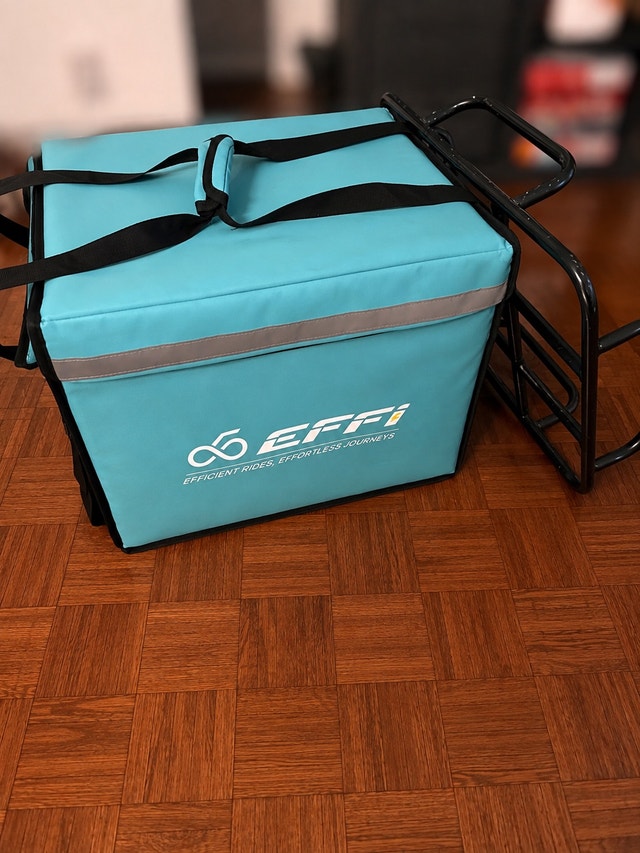 Effi Delivery Bag and Rack