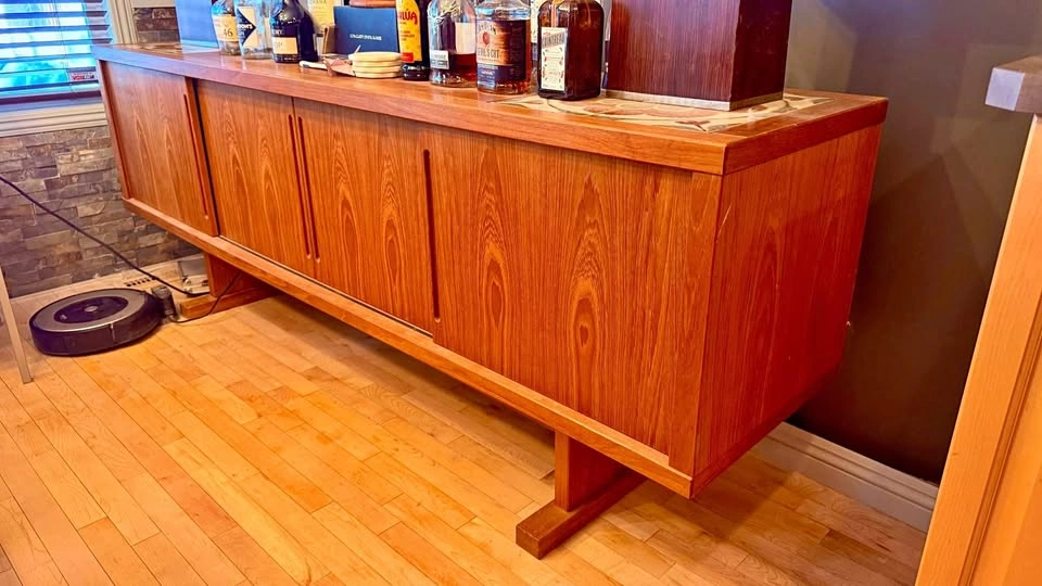 Collector-Grade Vintage Mid-Century Modern Sideboard / Bar