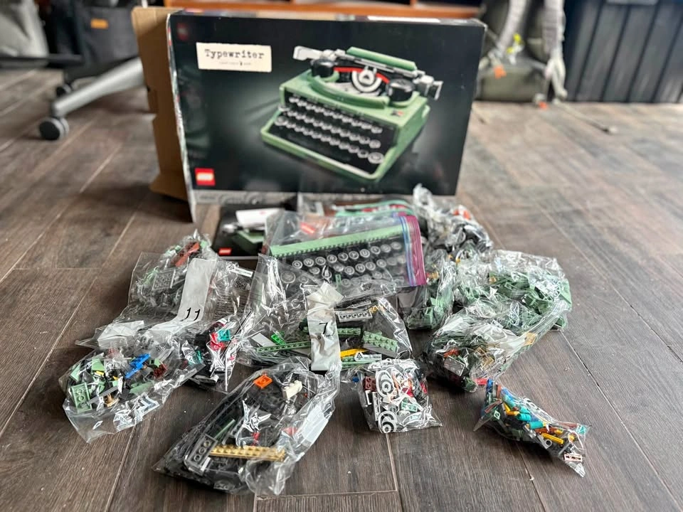 LEGO Ideas Typewriter 21327