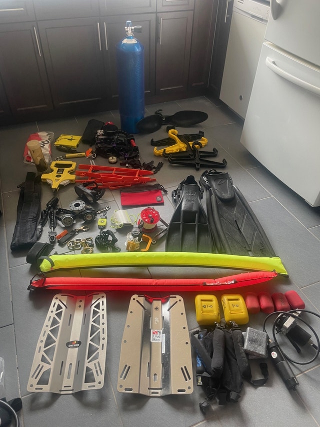Scuba Gear - Lots of masks, fins, regulators, computers