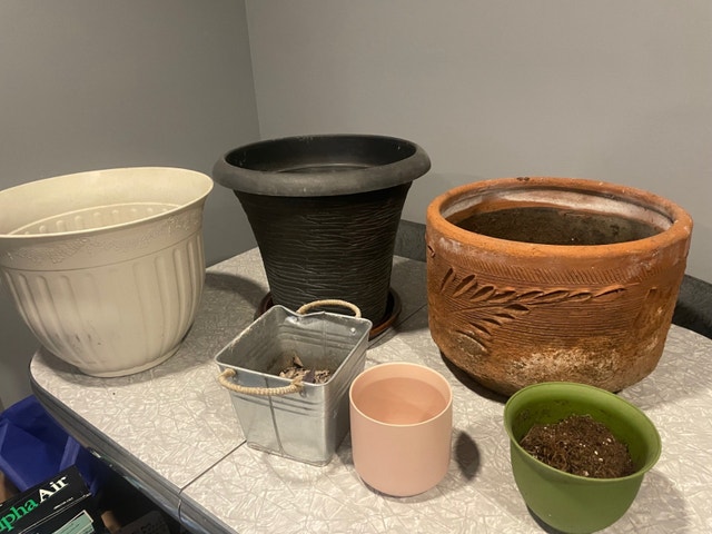 6 plant pots
