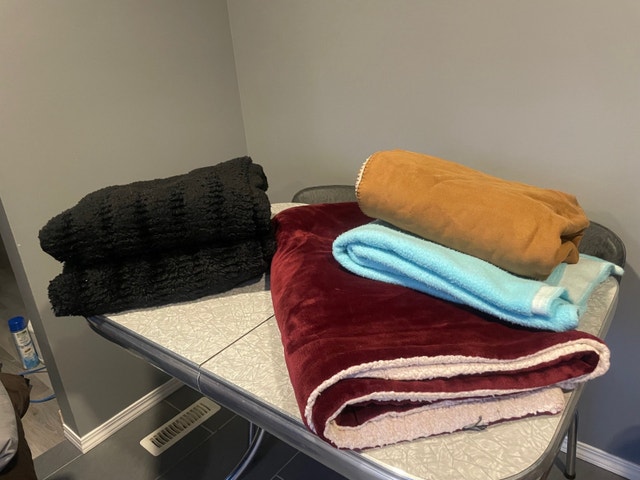5 soft fuzzy couch throws