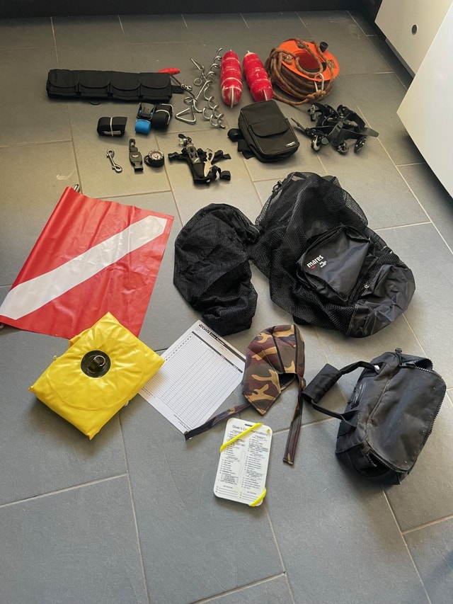 Tons of scuba diving equipment - photo 3