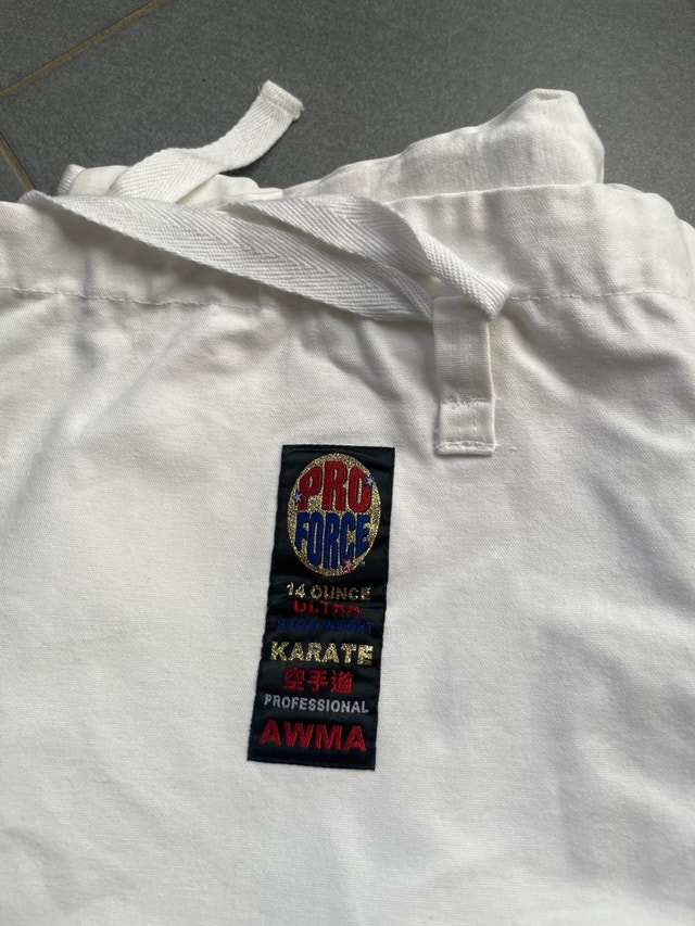Adult XL (6) karate uniform shirt and 2 pairs of pants - photo 2