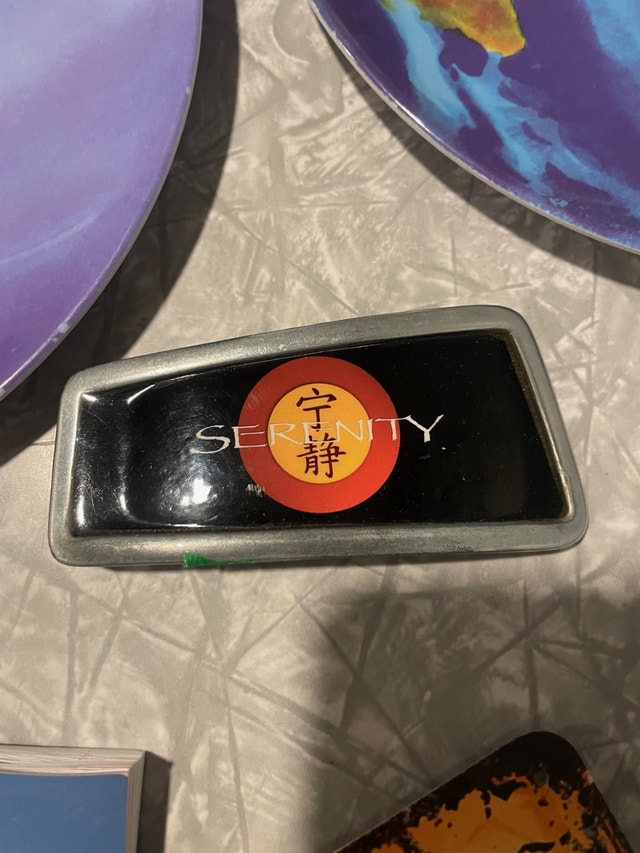 Dinner plates with planets, Serenity belt buckle and more - photo 3