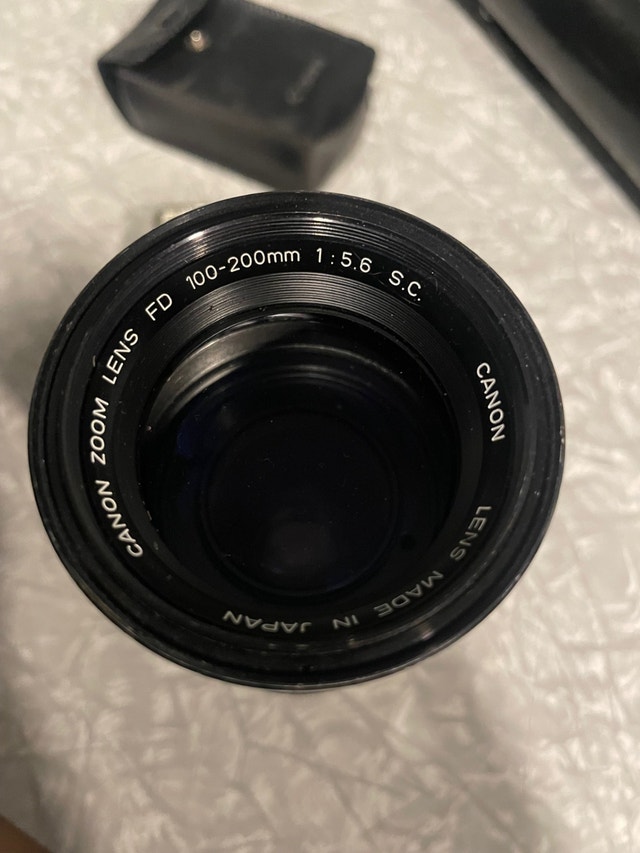 Canon old school 100-200mm lens and flash - photo 2