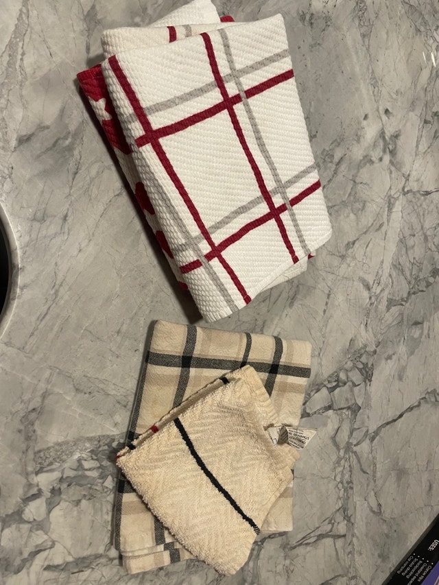 13 tea towels and 2 dish cloth - some new - photo 2
