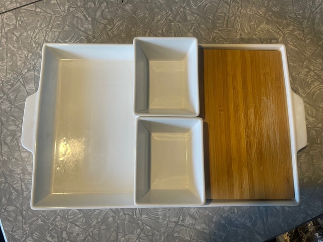 Sushi platter with board and 2 bowls