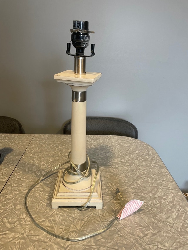Rustic lamp base