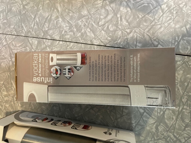 2 New Vodka Zinger infusers, New Miracle Whisk and 3 containers - photo 3