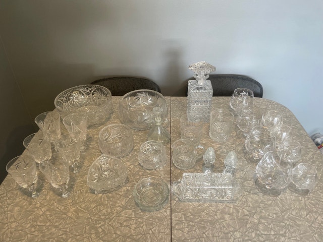 31 pieces of crystal