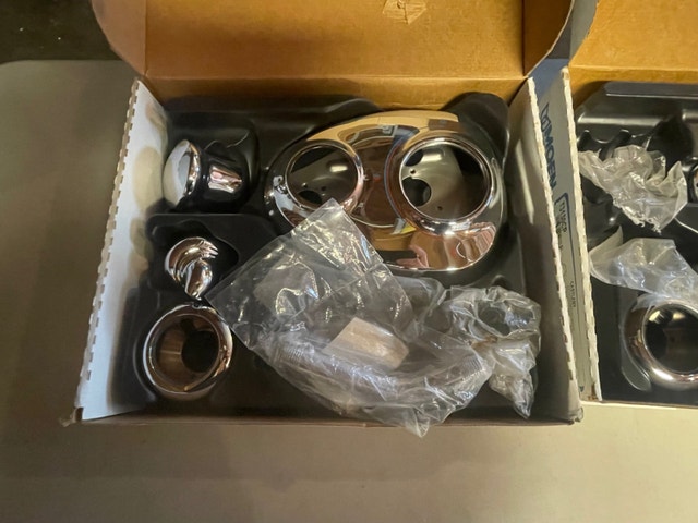 Brand New Moen Shower Controller Trim kits - photo 5