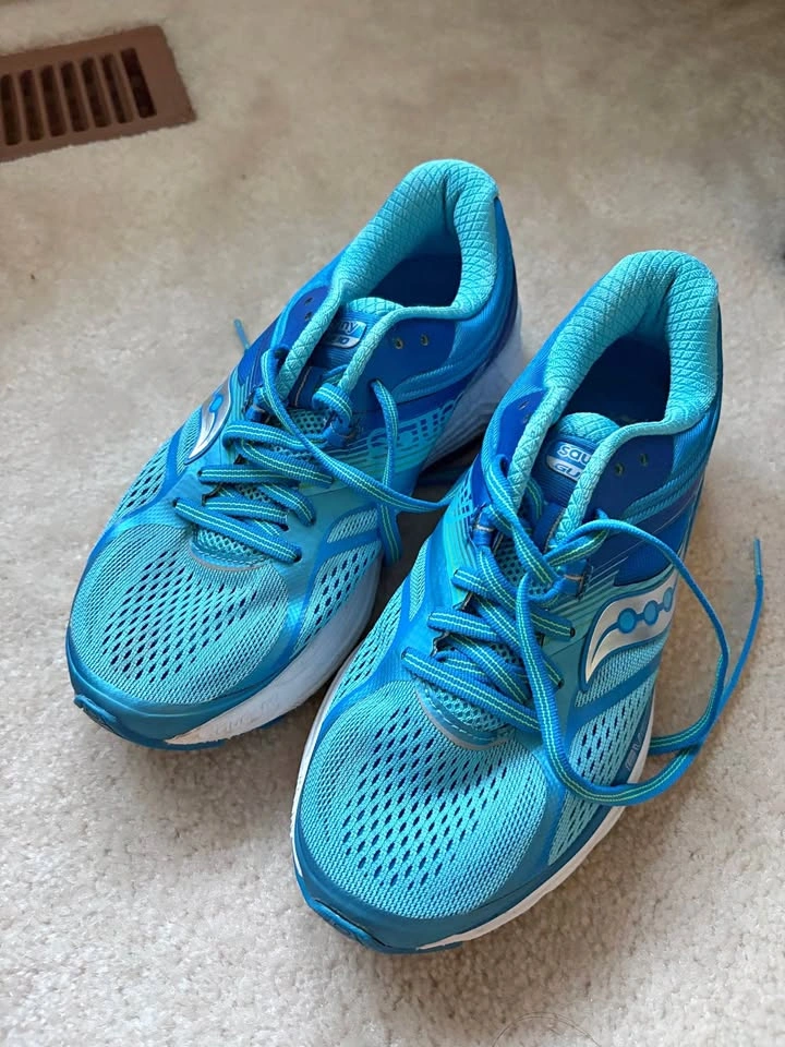 Saucony Guide 10 Size 7 Wide