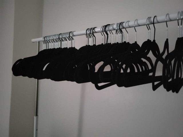 $0.25 Velvet Clothes Hangers - photo 2