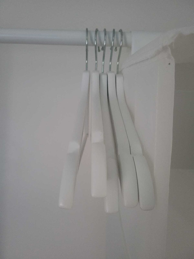 $1 each Clothes Hangers - photo 2