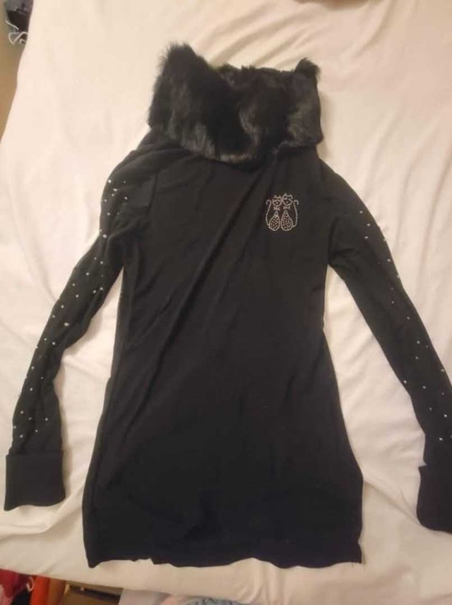 Black Long-Sleeve Cat Rhinestone Top