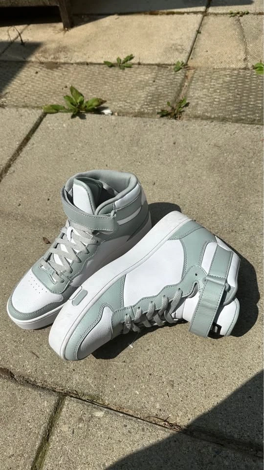 Fila High-Top Sneakers – White/Grey – Like New - photo 3