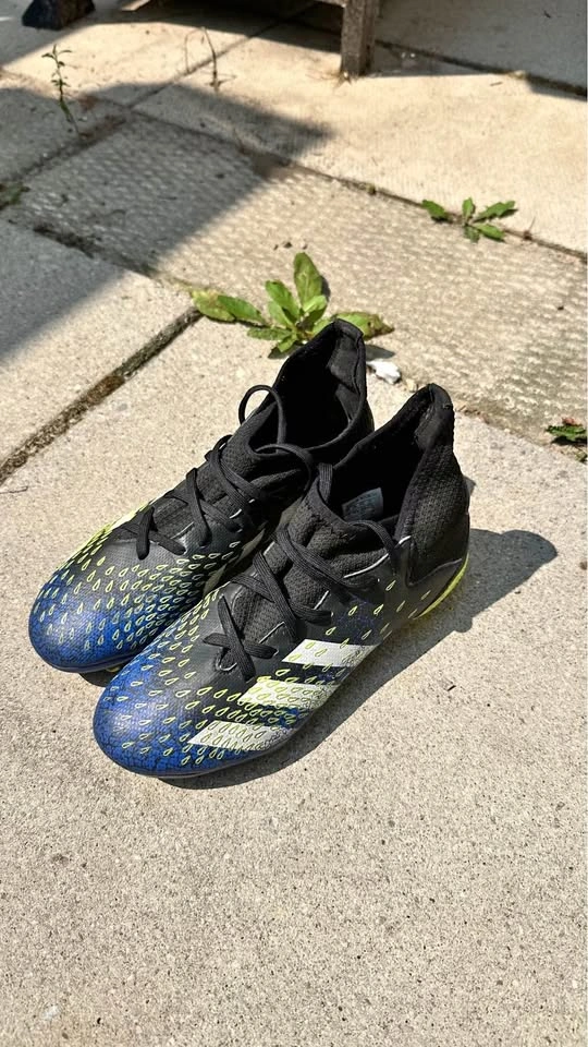 Adidas Predator Kids Soccer Cleats – US Size 3