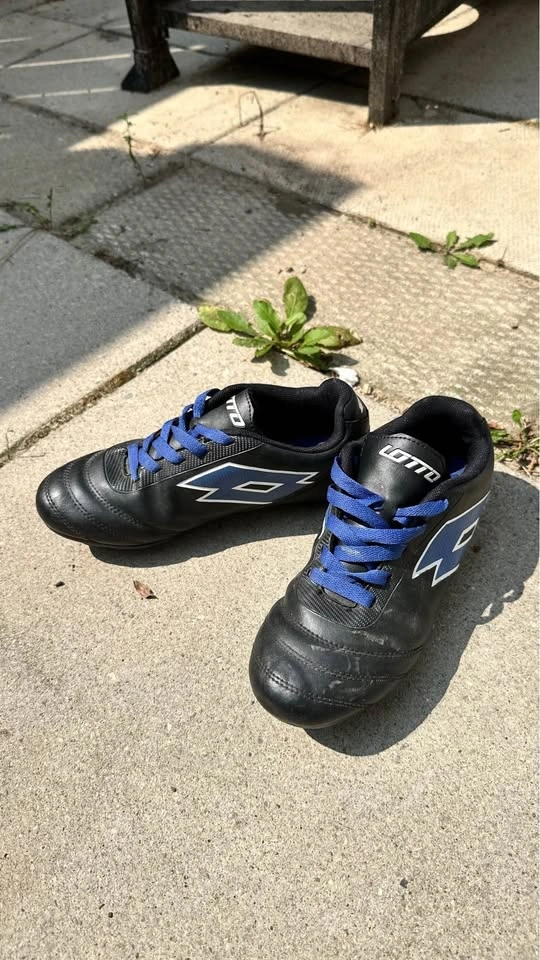 Lotto Kids Soccer Cleats – US Size 4 – Black/Blue - photo 2