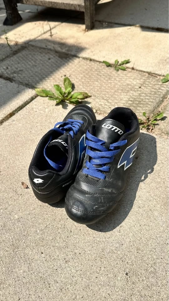Lotto Kids Soccer Cleats – US Size 4 – Black/Blue - photo 3